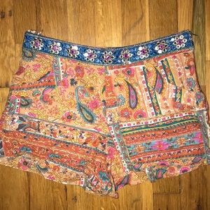 Patterned high waisted linen shorts
